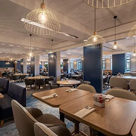 Hotel Radisson Blu Paris. Marne-la-vallee *